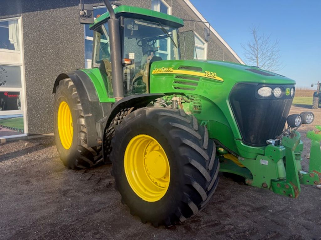 John Deere 7820 Auto Power FRONTLIFT 2005 brugt maskine til salg