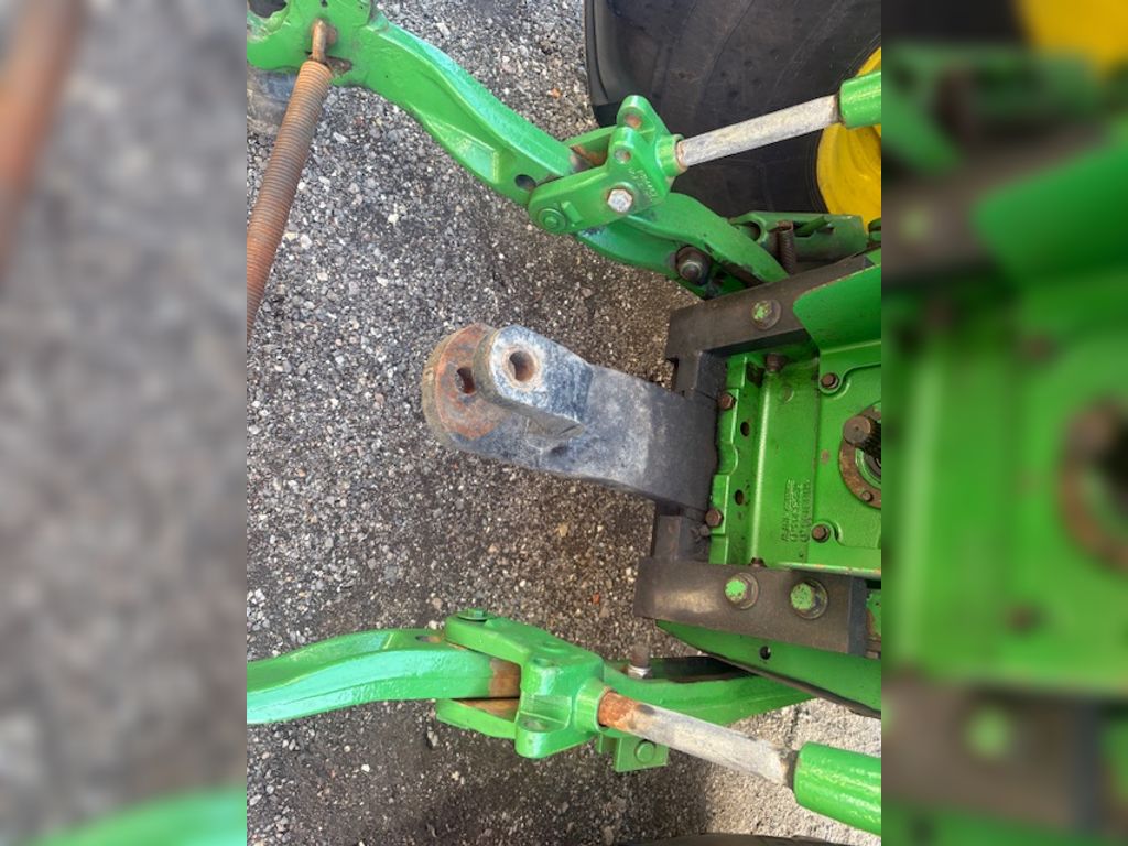 John Deere 7820 Auto Power FRONTLIFT – detalje 15