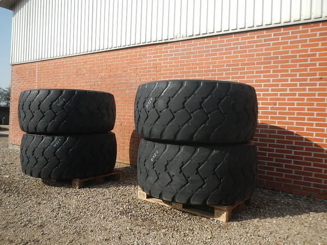 Michelin 650/65R25