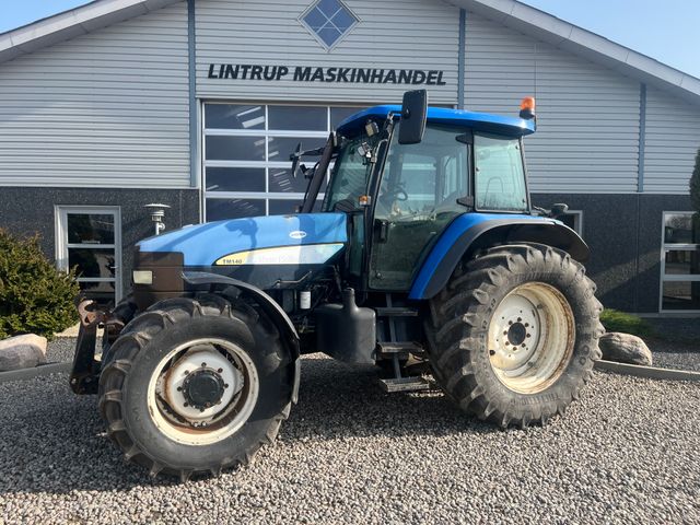 New Holland TM140