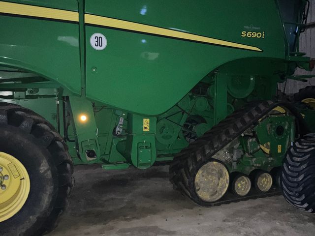 John Deere S690i 4WD