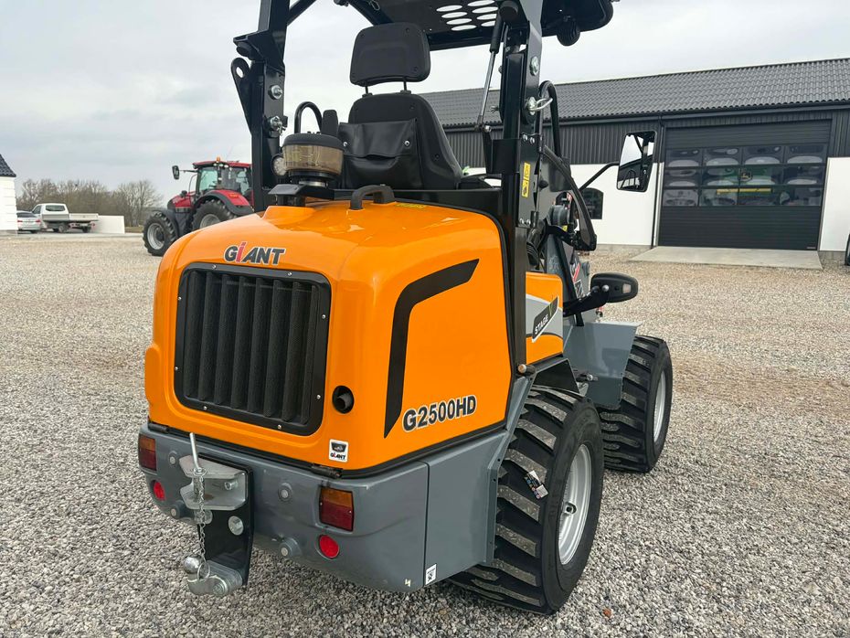 Giant G2500HD minilæsser - Læssemaskiner - Minilæssere - 11