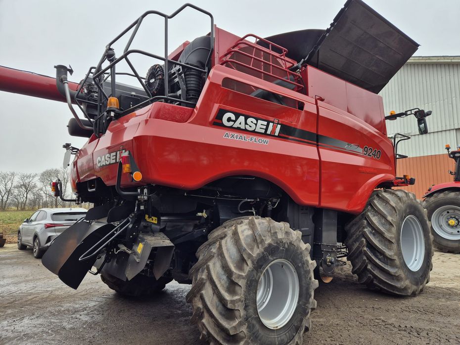 Case IH Axial Flow 9240 Inkl. 41 fod 3050 skærebord - Høstmaskiner - Mejetærskere - 3