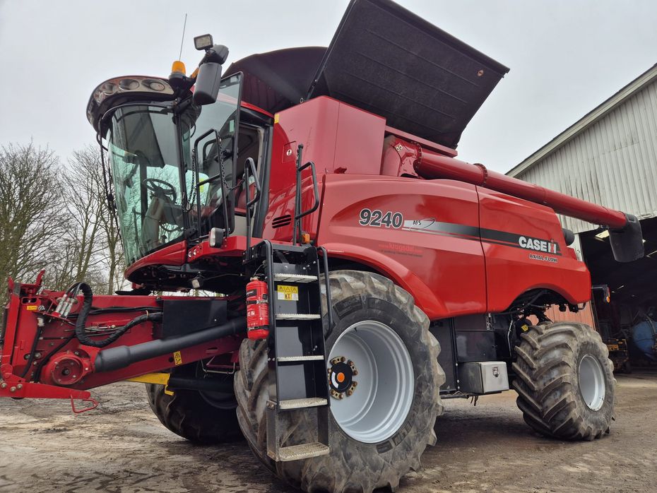 Case IH Axial Flow 9240 Inkl. 41 fod 3050 skærebord - Høstmaskiner - Mejetærskere - 2