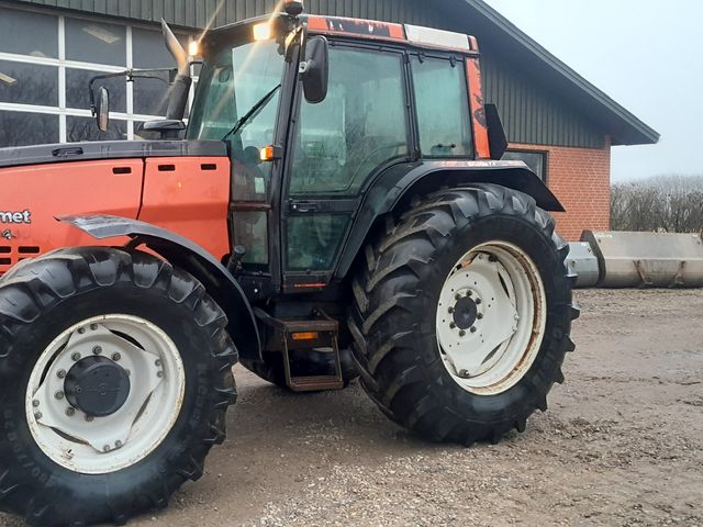 Valmet 8450 Mega