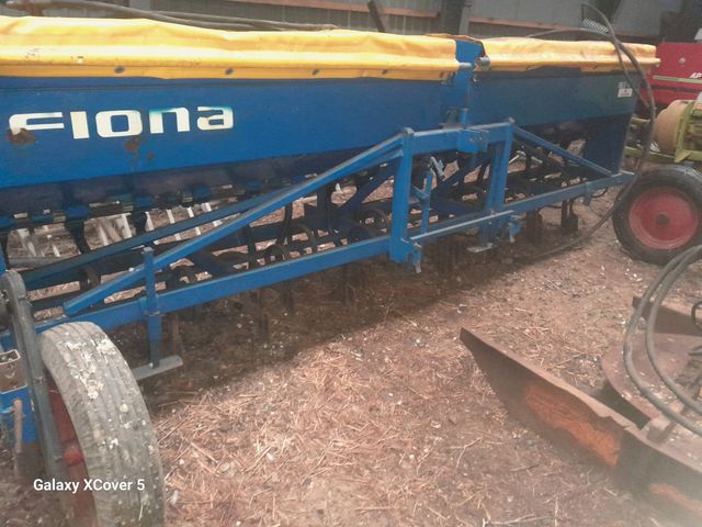 Fiona REX 4 mtr. gødningsåmaskine til placering af gødning