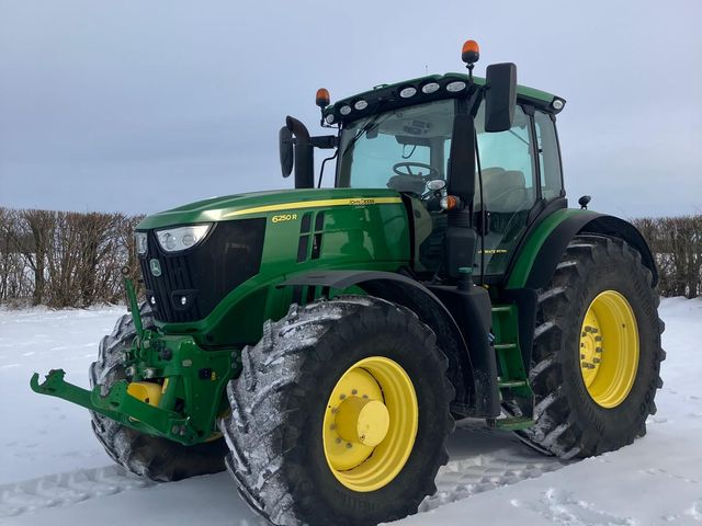 John Deere 6250R
