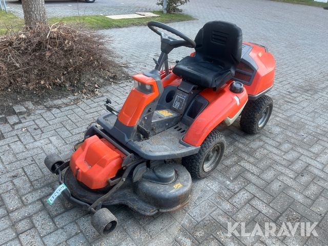 Husqvarna R 216T AWD