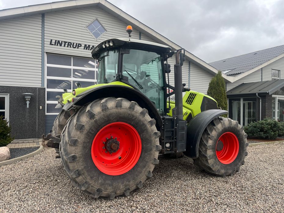 CLAAS AXION 850 CMatic med frontlift - Traktorer - Traktorer 4 wd - 14