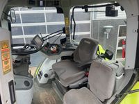 CLAAS AXION 850 CMatic med frontlift - Traktorer - Traktorer 4 wd - 6