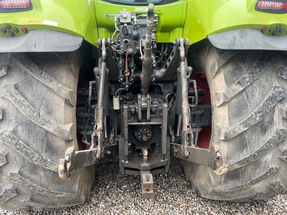 CLAAS AXION 850 CMatic med frontlift - Traktorer - Traktorer 4 wd - 5
