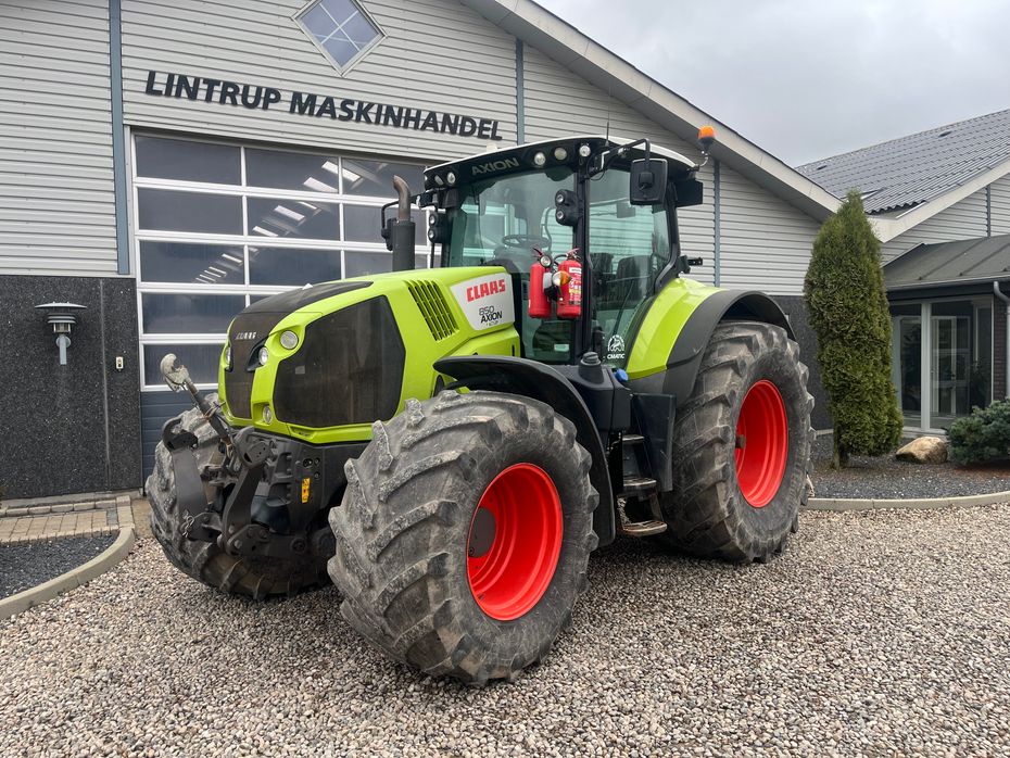 CLAAS AXION 850 CMatic med frontlift - Traktorer - Traktorer 4 wd - 2