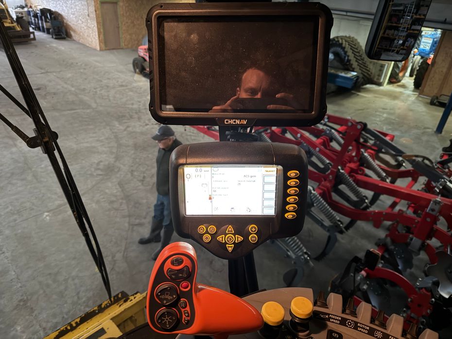 New Holland CR9080 + 30” VarioFeed - Høstmaskiner - Mejetærskere - 16