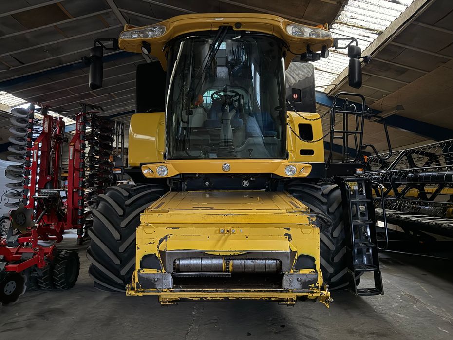 New Holland CR9080 + 30” VarioFeed - Høstmaskiner - Mejetærskere - 6