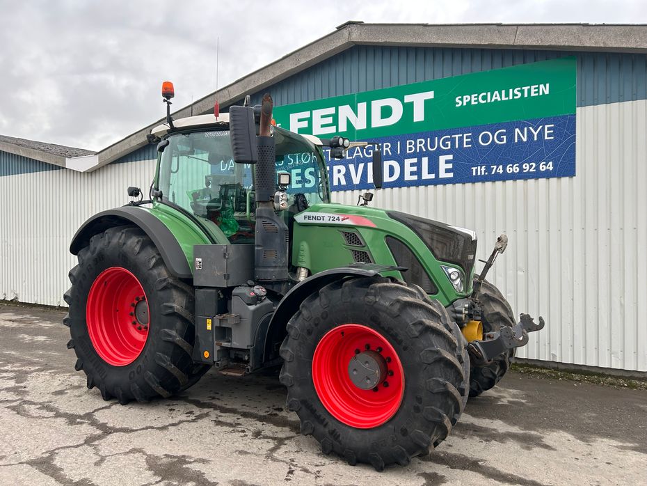 Fendt 724 Vario S4 Profi Plus Med Front PTO - Traktorer - Traktorer 4 wd - 3