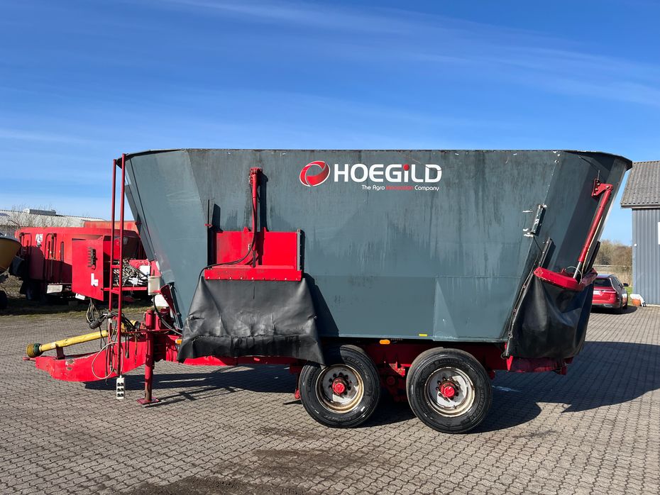 - - - Høgild 28 - Fuldfoderblandere - Fuldfodervogne - 2
