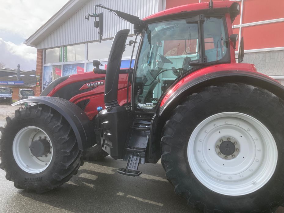 Valtra T214 Versu Versu - Traktorer - Traktorer 4 wd - 5