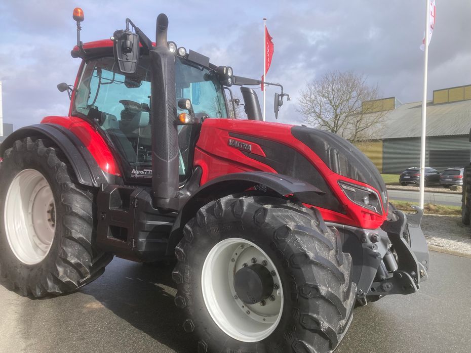 Valtra T214 Versu Versu - Traktorer - Traktorer 4 wd - 7