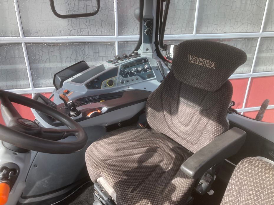 Valtra T214 Versu Versu - Traktorer - Traktorer 4 wd - 10