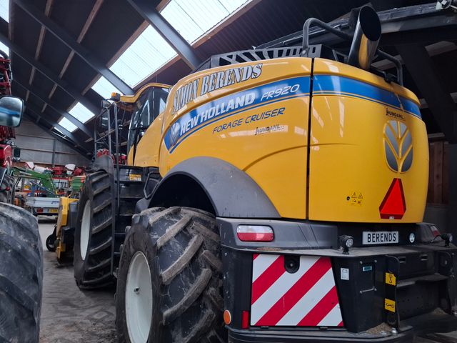 New Holland FR920