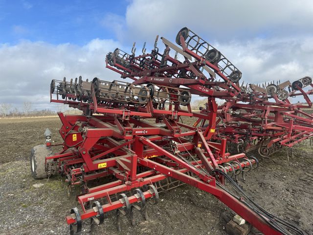Kongskilde 6 meter germinator med CROSKILL tromle bagerst. Velegnet til roer, spinat og andre speciel afgrøder.