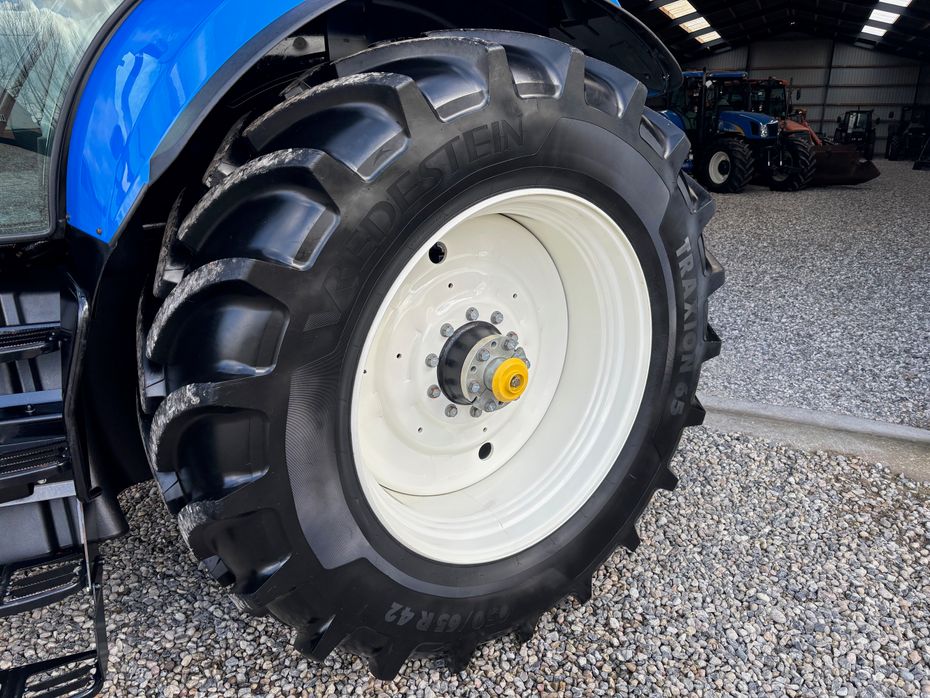 New Holland T7.215 S frontlift + frontlæsser, som ny - Traktorer - Traktorer 4 wd - 16
