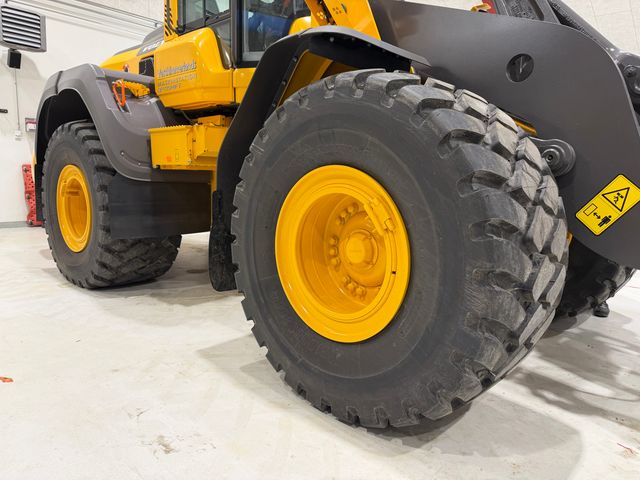 Bridgestone 750/65R25