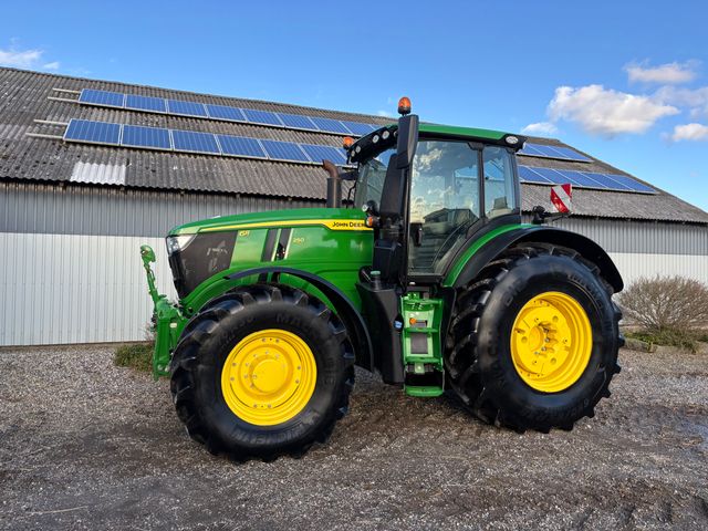 John Deere 6R250