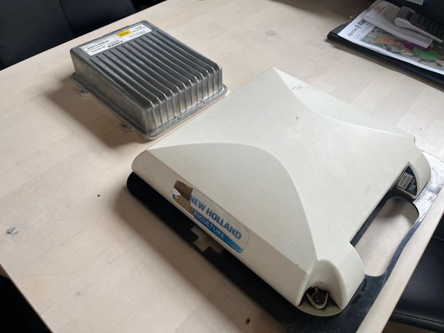 New Holland 372 RTK Autostyring