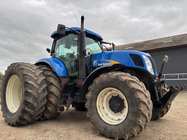 New Holland T7050