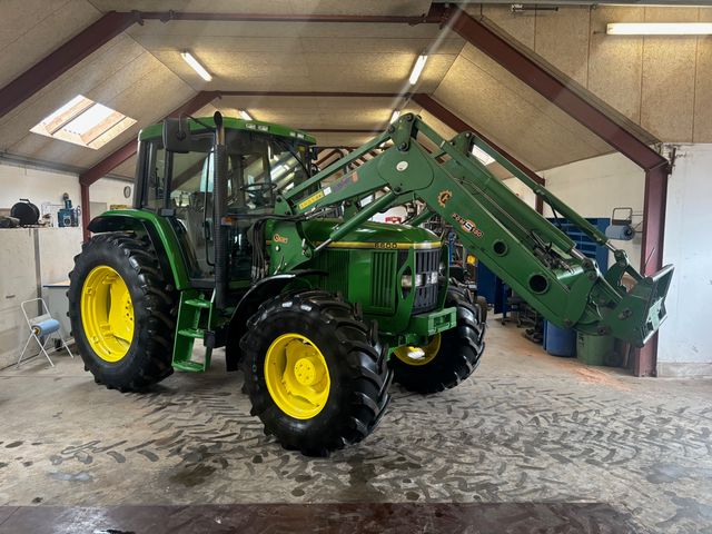 John Deere 6600