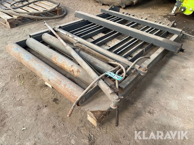 CLAAS Quadrant presser