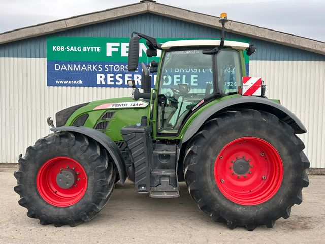 Fendt 724 Vario S4 Profi Plus
