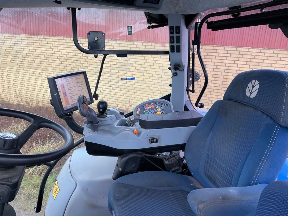 New Holland T7.230 PC - Traktorer - Traktorer 4 wd - 7