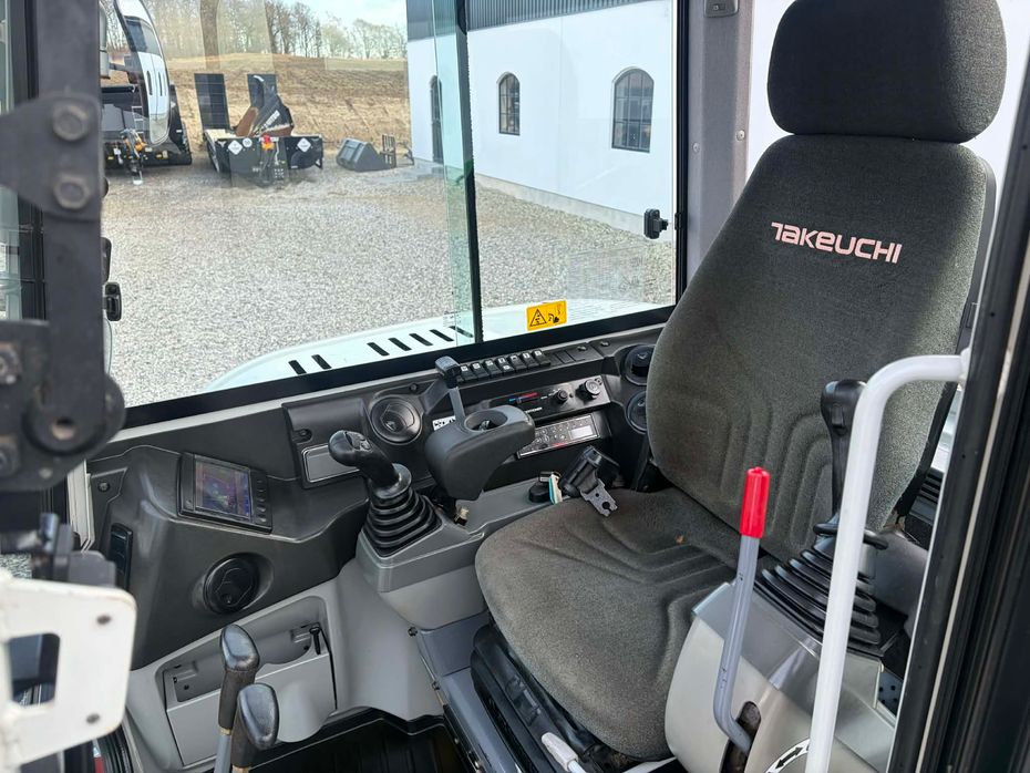 Takeuchi TB260 - Minigravere - 11