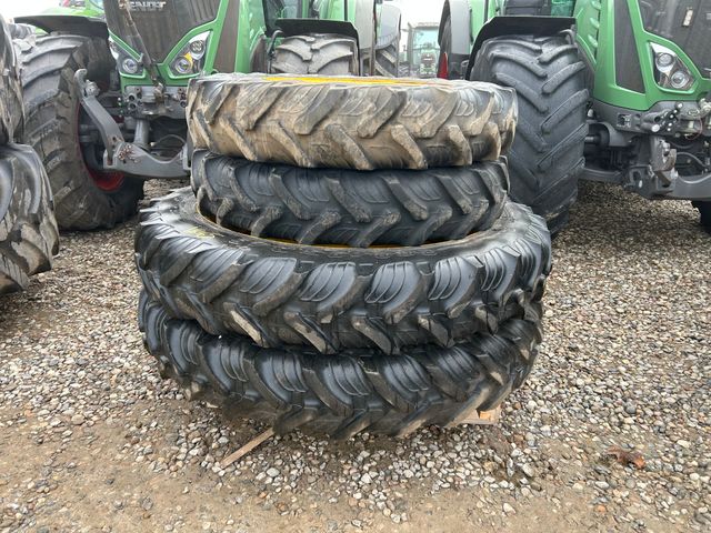 Taurus 300/95R46 +270/95R32 - stilbare fælge uds. nav
