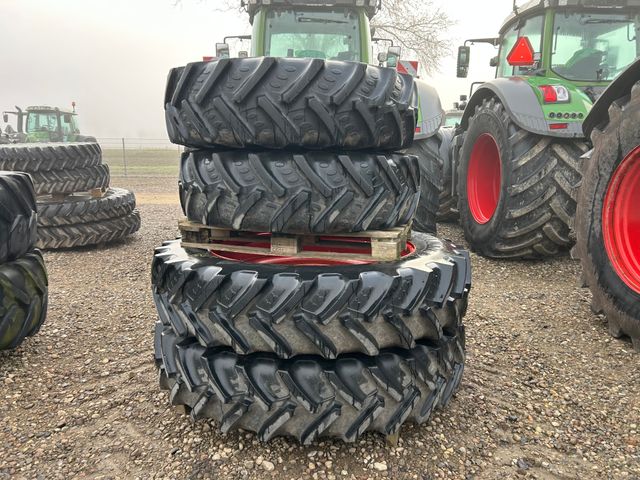 BKT 380/90R46 + 380/85R30 - Fendt 415 spor 1.75m 8+8 huls