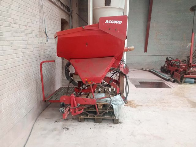 Kverneland i-drill fronttant