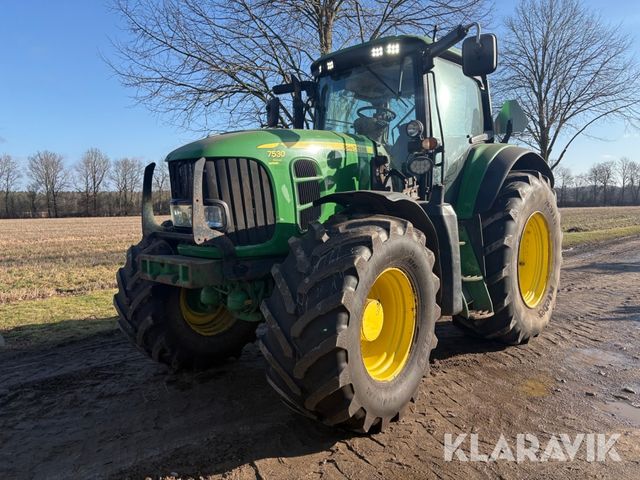 John Deere 7530