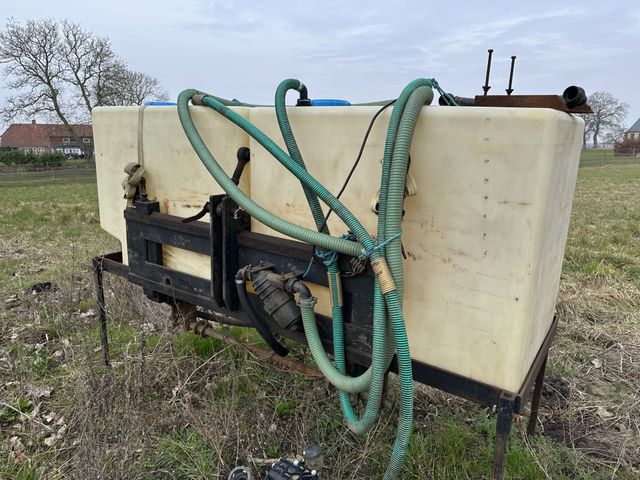 Kyndestoft Fronttank med PTO pumpe