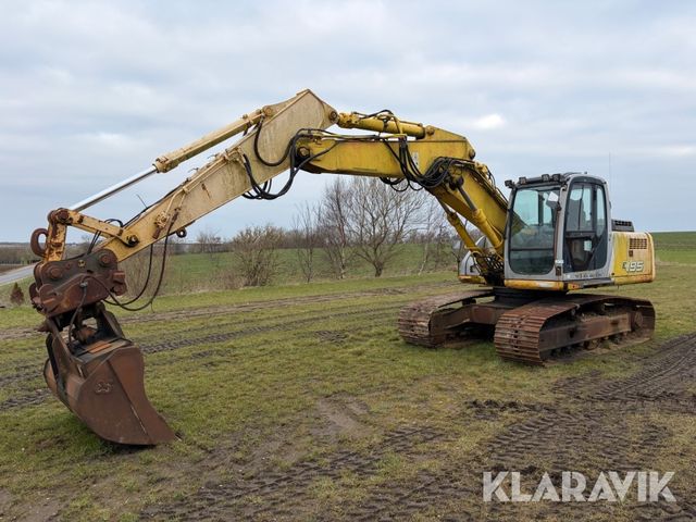 New Holland Kobelco E195