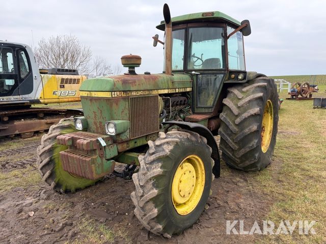 John Deere 4040