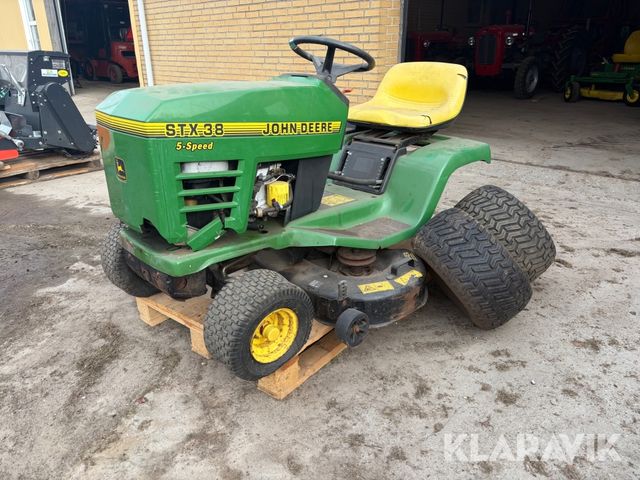 John Deere STX 38