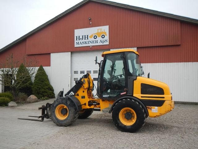 JCB 407