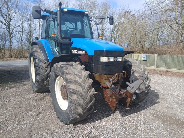 New Holland TM 150 med frontlift