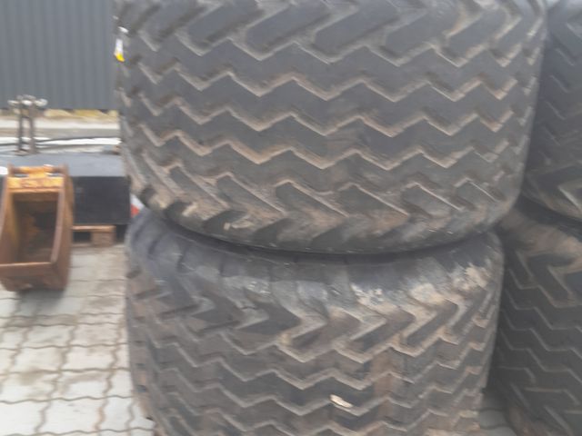 Vredestein 800/45 R26.5