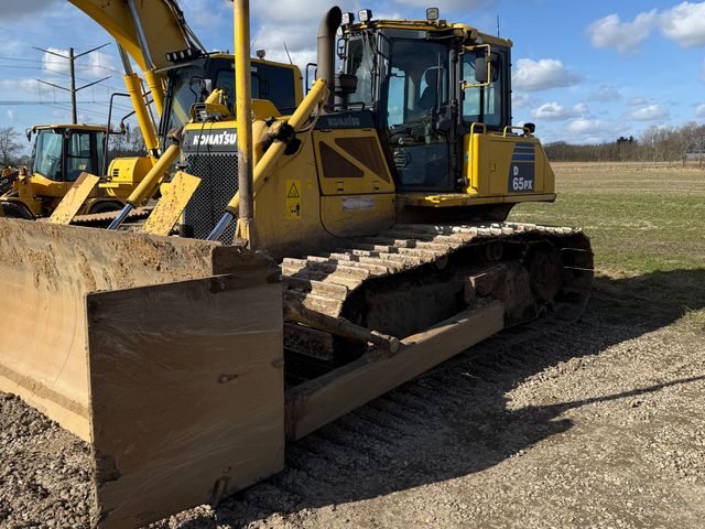 Komatsu D65PX-16