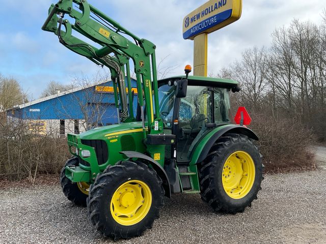 John Deere 5070M