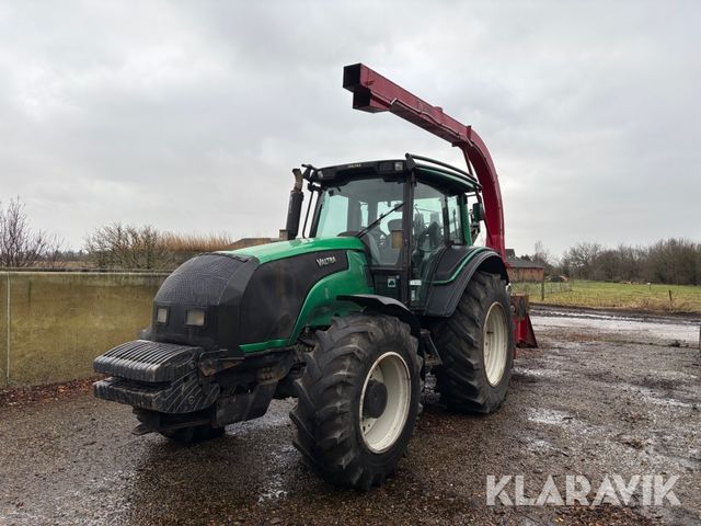 Valtra T191LS med flishugger, kran og vogn