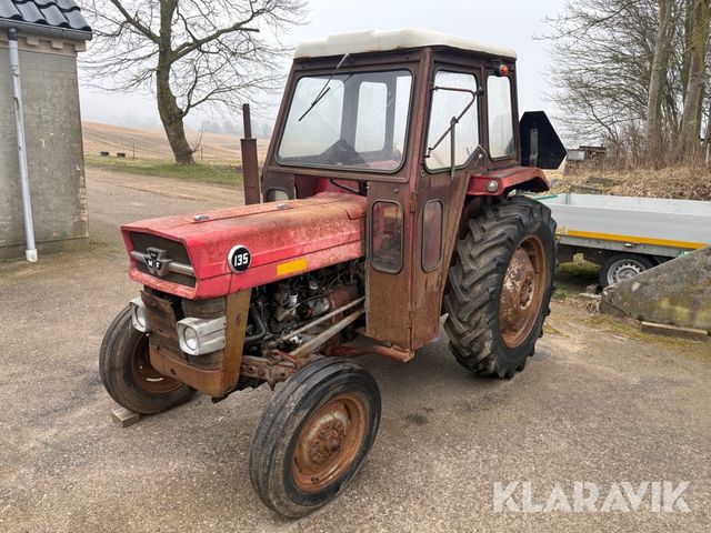 Massey-Ferguson 135